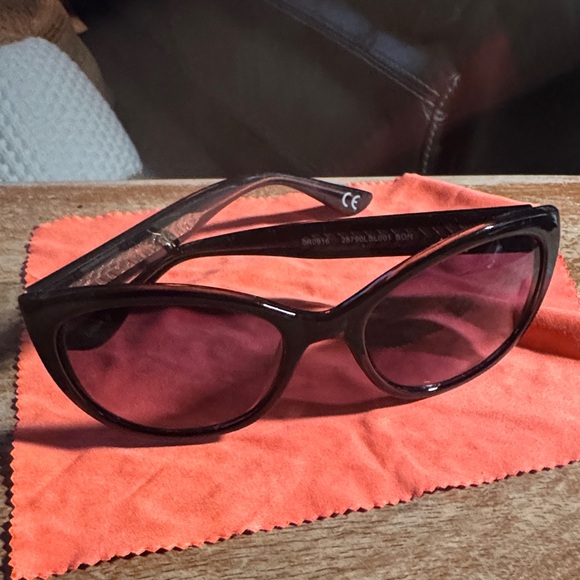 Accessories - Black Sunglasses